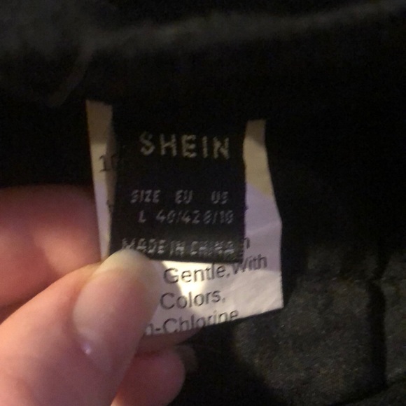 SHEIN distressed black fringe shorts size 8/10 - Picture 4 of 5